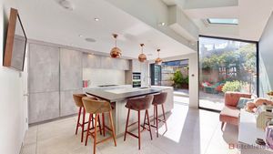 kitchen breakfast room- click for photo gallery